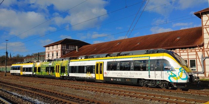 PRIMER TREN REGIONAL DE BATERÍAS EN CIRCULACIÓN CON PASAJEROS
